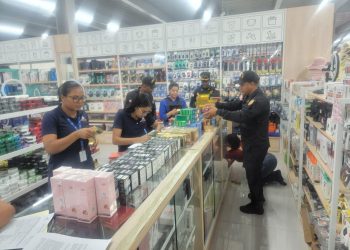 MICM y CECCOM intervienen comercios chinos de Santiago