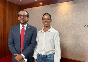 Atleta Bianca Acosta visita el Congreso Nacional tras conquistar oro para República Dominicana