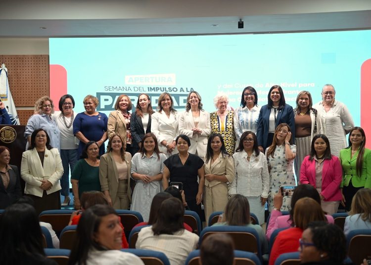 Ministerio de la Mujer y OEA fortalecen liderazgo político de cientos de mujeres rurales de la región