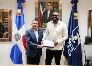 SNS reconoce a David Ortiz como Embajador Honorífico por su trayectoria y labor social