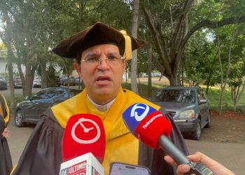Rector de la PUCMM advierte que RD debe acelerar transformación educativa tras PISA 2025