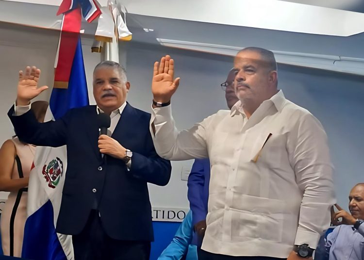 Dirigentes del PRD piden a Noe Sterling que vuelva a asumir la candidatura presidencial