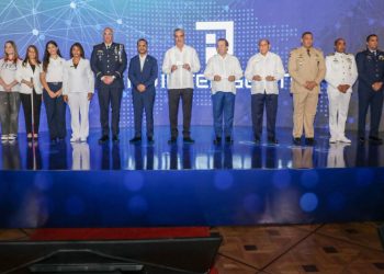 Abinader lanza RD Inteligente para capacitar gratis a un millón de dominicanos en inteligencia artificial