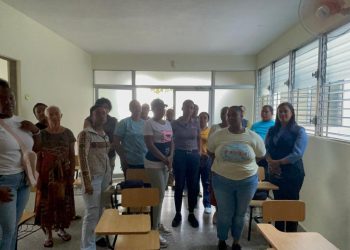 Casi 100 estudiantes de educación especial siguen fuera de las aulas en Santiago por falta de local