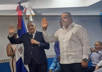 Dirigentes del PRD en Barahona piden a Noé Sterling volver a asumir candidatura a alcalde