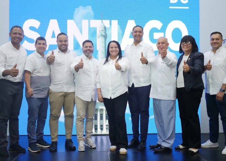 Leonardo Aguilera juramenta estructura de apoyo a David Collado en la Región Norte 2