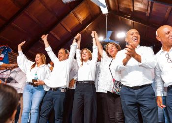 Carolina Mejía consolida respaldo político en Ocoa con juramentación de estructura