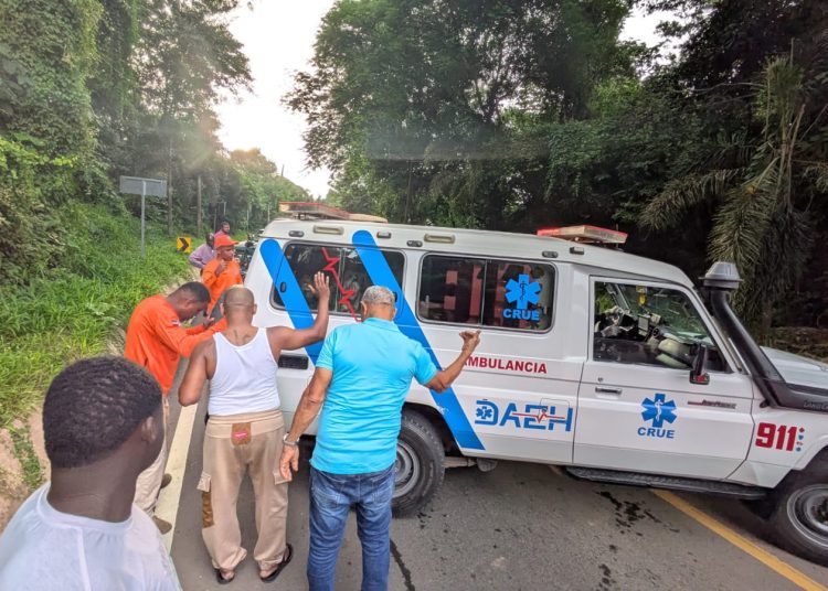 Varias personas heridas tras accidente en el puente de Guayabo, Bayaguana