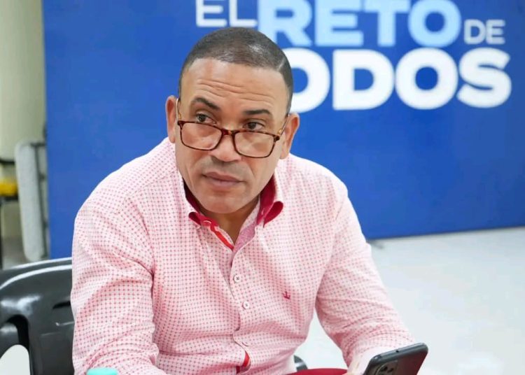 Director Regional de Educación se reúne con la ADP de Azua para conocer demandas del magisterio