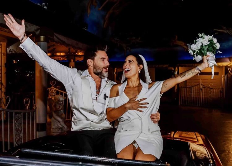 Actor Julián Gil se casa por segunda vez con Valeria Marín y celebra su cumpleaños con una boda en Las Vegas