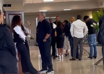 Figuras del arte y la comunicación acudieron a despedir a Elisabeth Ruiz en la funeraria Blandino
