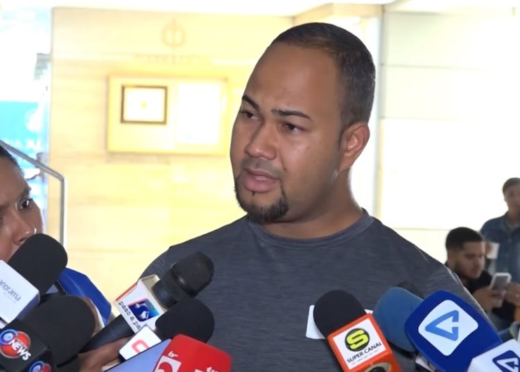 Hombre denuncia supuesta persecución de su expareja desde hace siete años