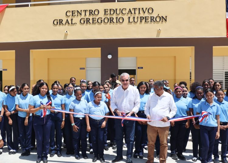 Abinader entrega nuevas escuelas y un liceo en Puerto Plata en beneficio de más de 3,200 estudiantes