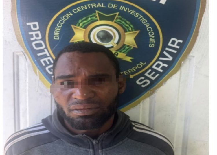 Policía apresa en flagrante delito a alias “Ratón” por robo a banca de lotería en Monte Plata