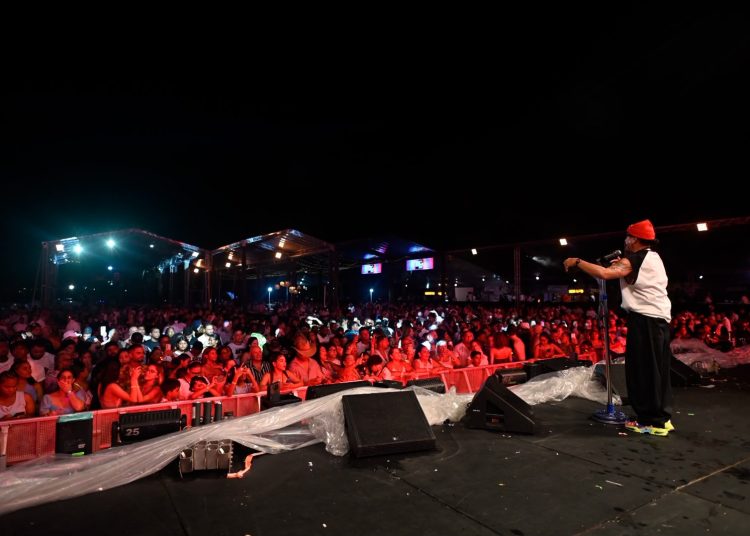 Elvis Crespo cierra The Event 2026 ante más de 2,000 turistas en Puerto Plata