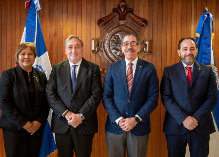 UASD y UNIR fortalecen cooperación académica y proyectan ampliar la educación virtual