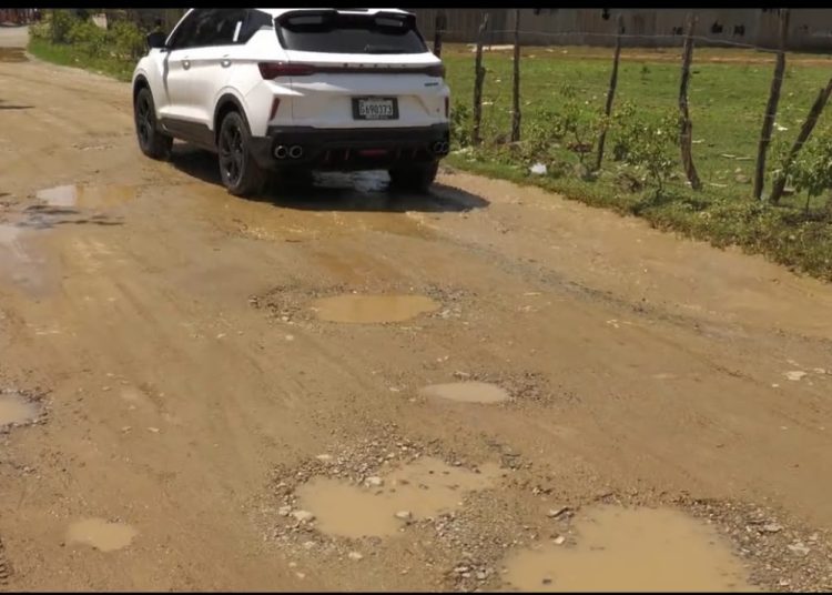 Residentes de Dajabón y Elías Piña reclaman construcción de carretera hacia Río Limpio