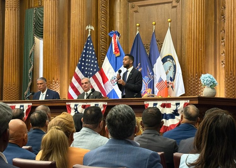 Primer latino en dirigir Brooklyn es dominicano; Abinader lo reconoce
