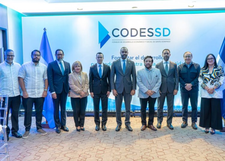 CODESSD recibe a Félix Ulloa y promueve vínculos empresariales con El Salvador