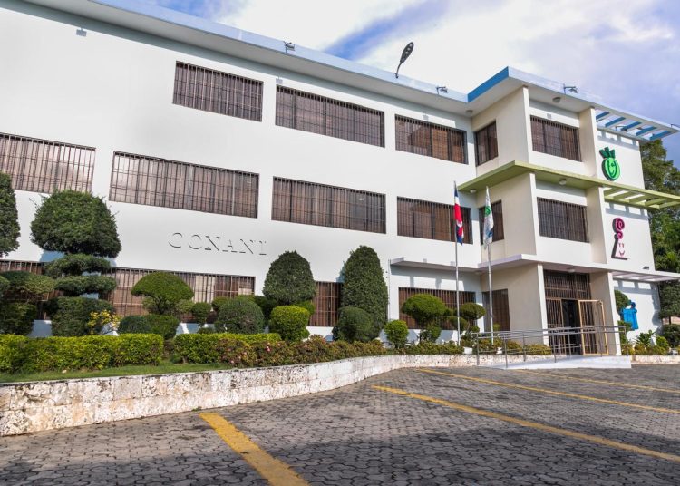 CEPAL valora política dominicana de prevención y atención a uniones tempranas y embarazo adolescente