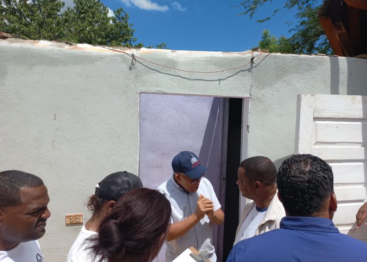 DASAC lleva alimentos y repara techos de familias afectadas por ventarrón en San Juan