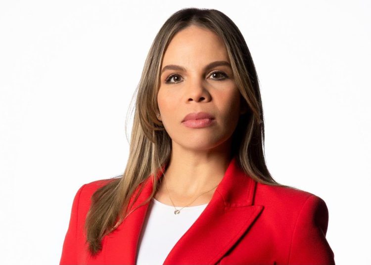 María Cristina Rodríguez es nominada como Presentadora de Noticias en Premios La Flor 2026