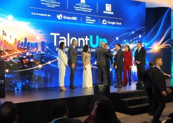 Yayo Sanz Lovatón anuncia 15 mil becas para formar talentos para la industria 5.0