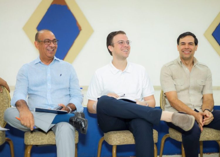 Deligne Ascención y Juan Garrigó continúan recorridos PRM por todo el país