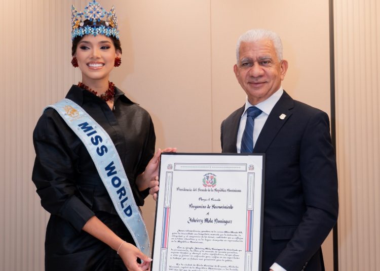 Senado reconoce a Joheirry Mola, Miss Mundo 2026, por su trayectoria y representación del país