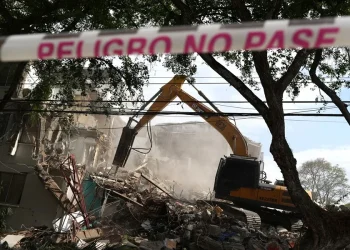 Cali inicia demolición de edificios afectados por el terremoto Colombia de magnitud 7,4