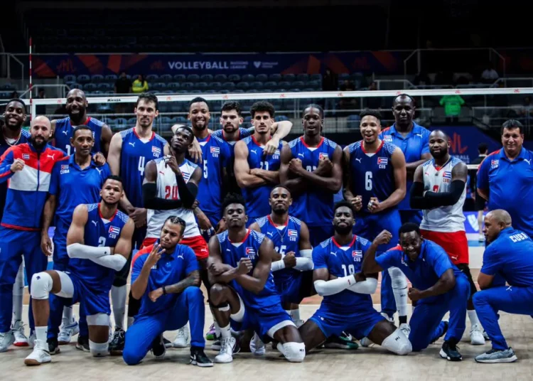 Cuba celebra la vuelta de su selección de voleibol masculino al escenario olímpico