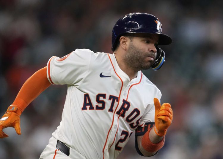 José Altuve alcanza los 2,500 hits