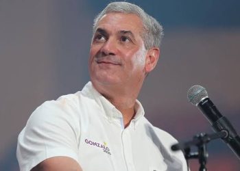 Gonzalo Castillo protagoniza curioso momento durante acto político del PLD