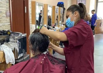 Nueva York exige a peluqueros aprender a trabajar con todo tipo de cabello