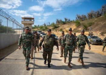 Ejército supervisa operaciones en la frontera durante recorrido por la Quinta Brigada