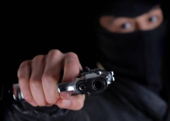 Asaltan a dos policías en La Noriega, Santiago; les roban armas y motocicleta