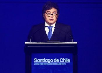 Milei dice que Pedro Sánchez está «más sucio que una papa» y rodeado de «gentuza»