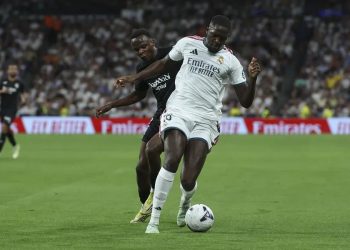 Konaté deja la selección francesa por un esguince leve de rodilla