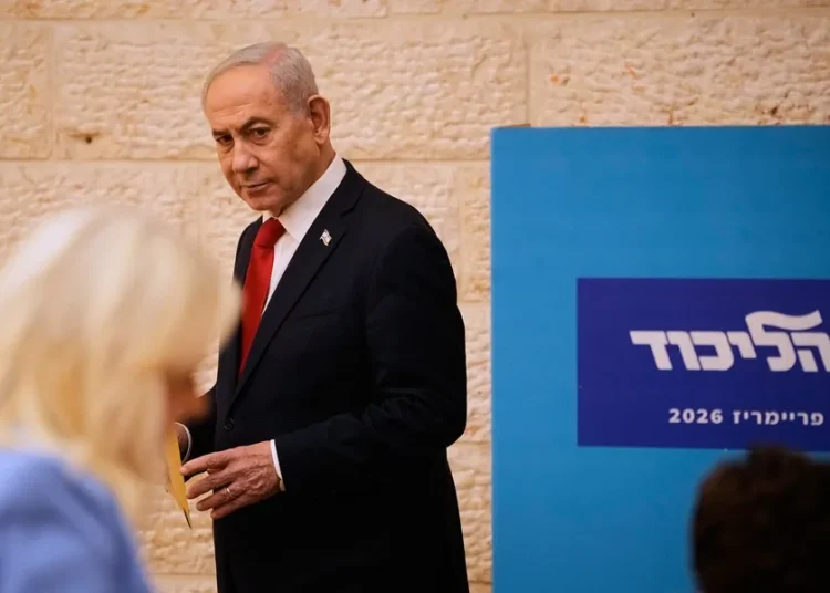 Netanyahu acusa a su seguridad de no despertarlo el 7-O y su mujer insinúa una traición