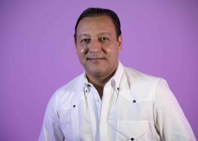 Abel Martínez plantea que la oposición se una en una eventual segunda vuelta en 2028