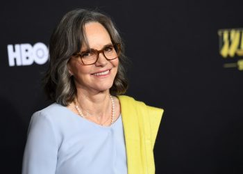 Sally Field logra un hito como la más longeva en ganar Emmy a mejor actriz en una película