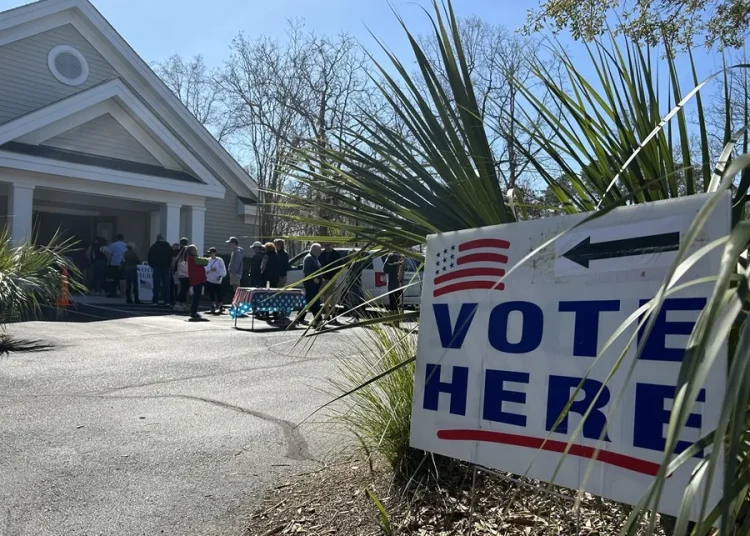 El 45 % de los votantes castigaría a Trump en las elecciones legislativas