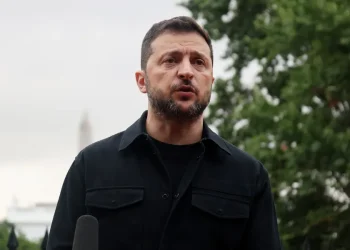 Zelenski advierte que el “espacio aéreo de Rusia se hará inseguro” y Putin lo califica de “terrorismo de Estado”