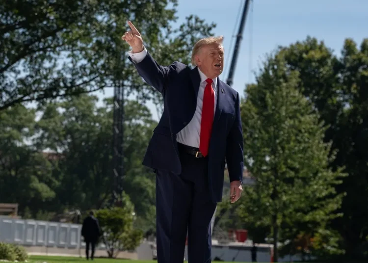 Trump hace campaña en estados republicanos para animar a sus bases a votar en las elecciones