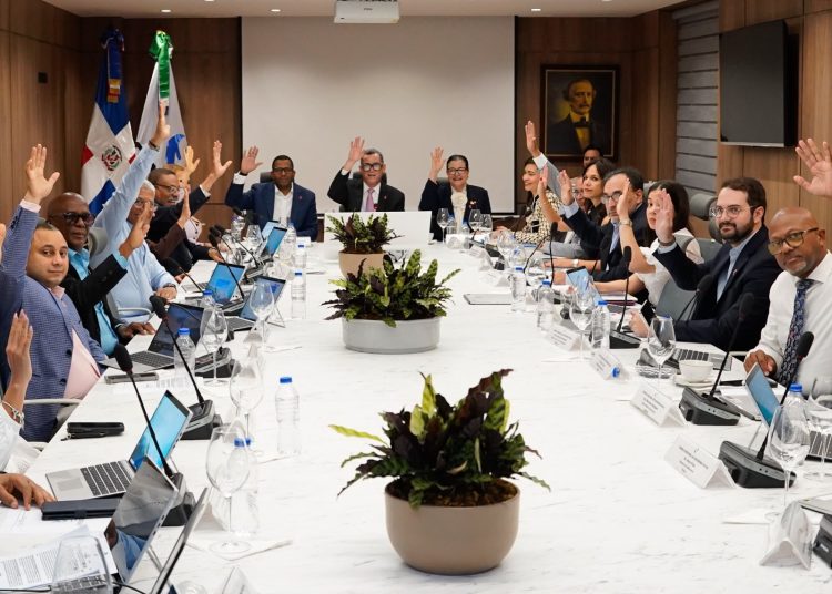 CNSS aprueba cobertura del 100 % para 13 medicamentos de alto costo mediante el FOMAC