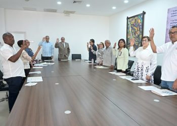 Disponen aumento salarial de 25 % para operadores de máquinas agrícolas